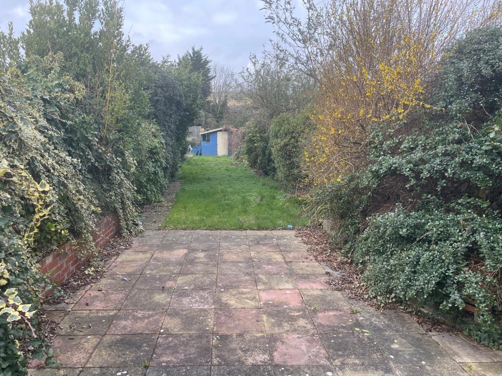 Lot: 115 - MID-TERRACE THREE-BEDROOM HOUSE - rear garden